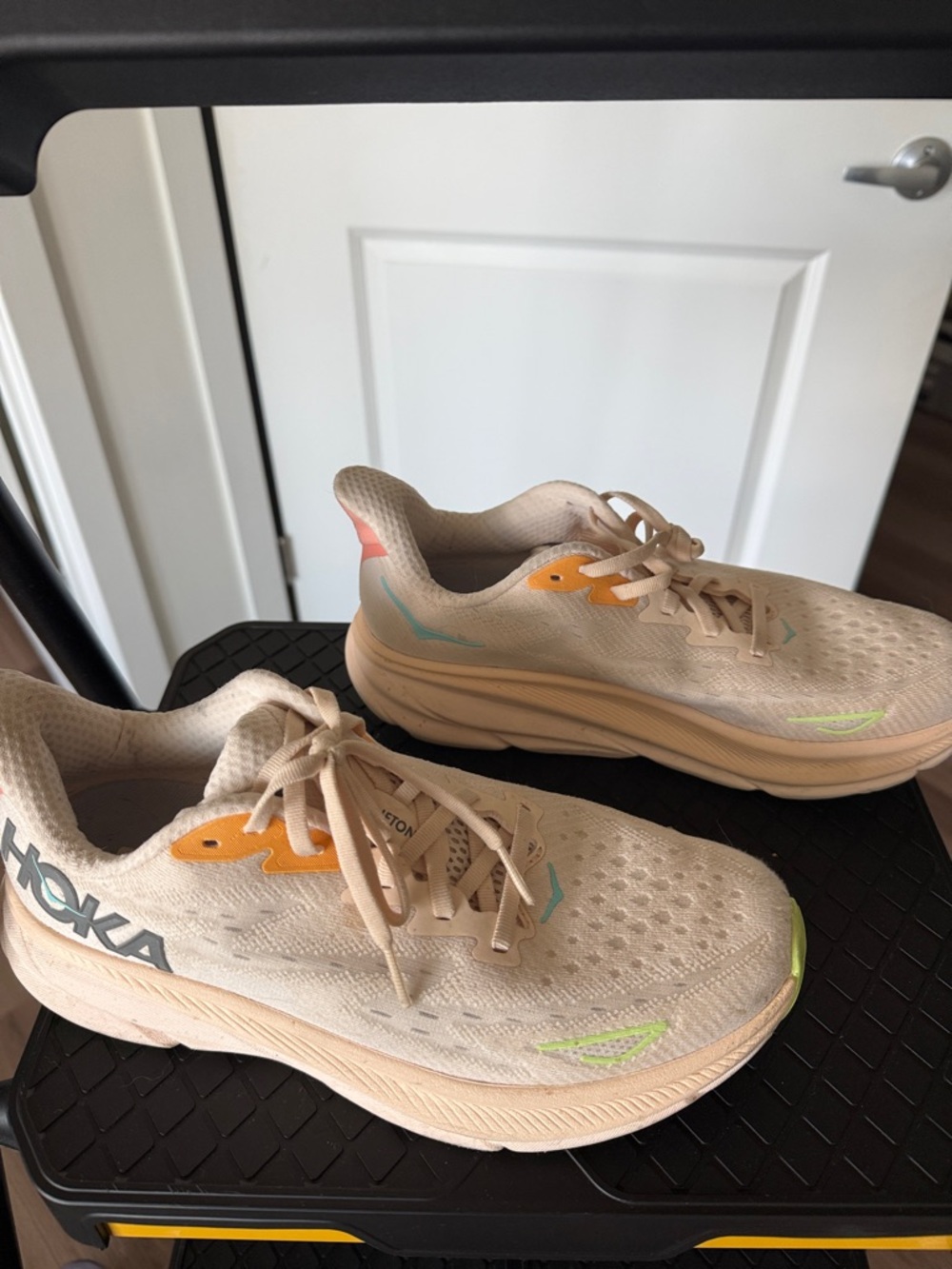 Hoka Clifton Sneakers - Picture 3 of 4